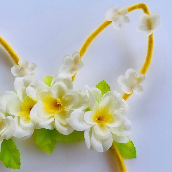 Bunny ears headband with flower accents - Picture 5 of 5
